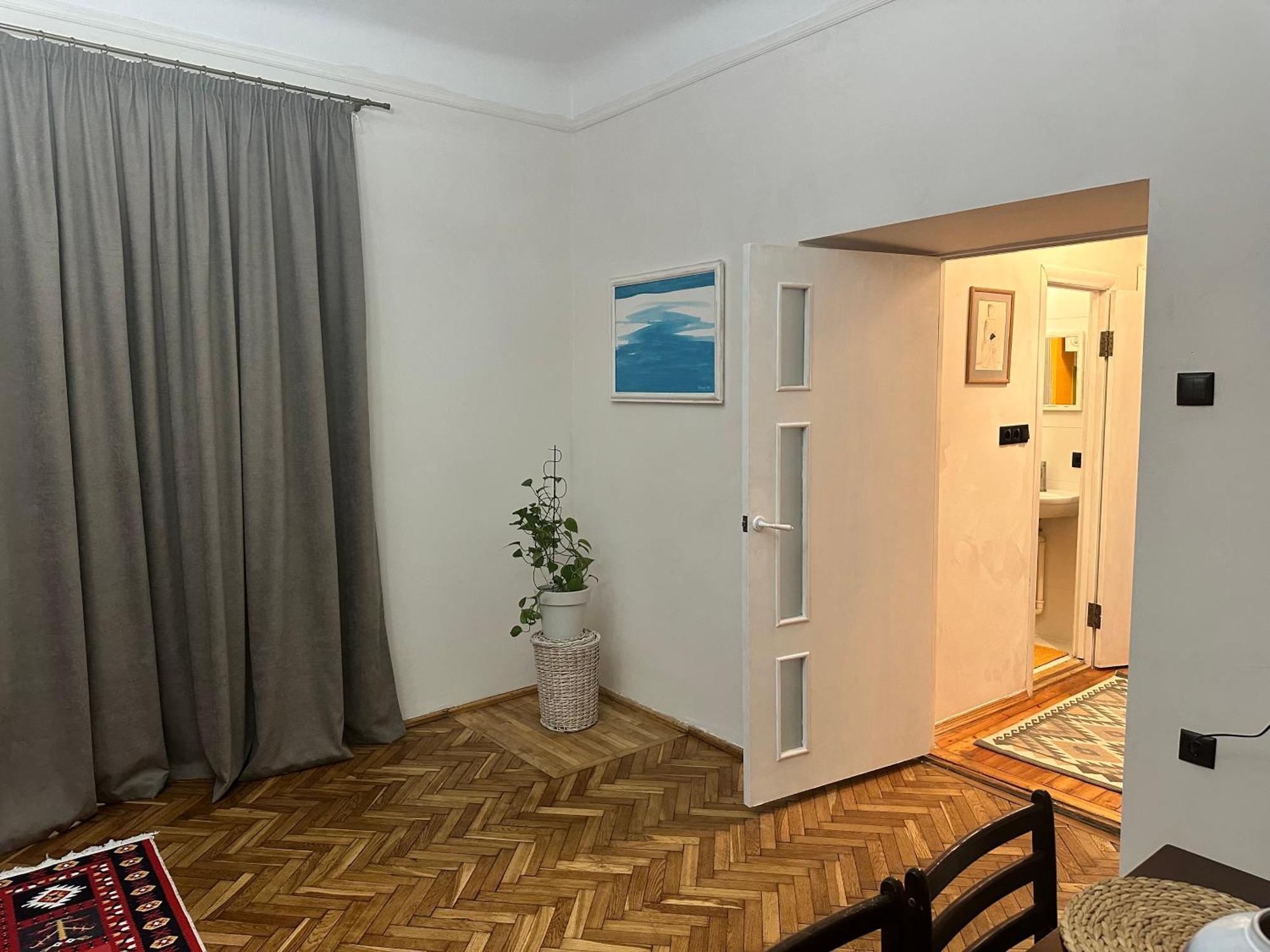 Art Apartment On Kylisha Str Lviv Kültér fotó